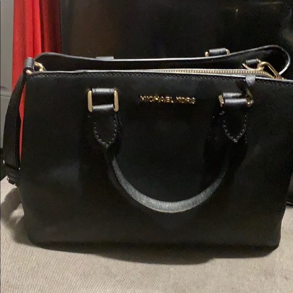Michael Kors Handbags - affordable❤️been used so why not be fair